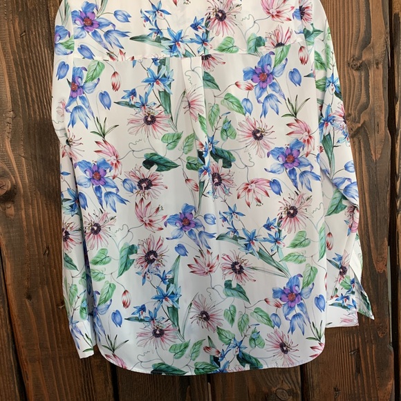 H&M Buttoned Top - Picture 2 of 2